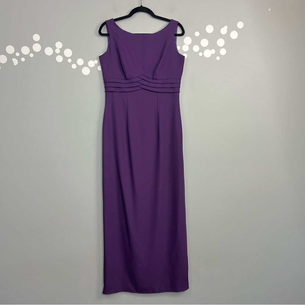 Watters & Watters Formal Gown Size 10 Sleeveless Empire Waist